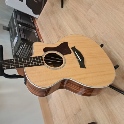 Store Special Product - Taylor Guitars - 214CE-DLX V1